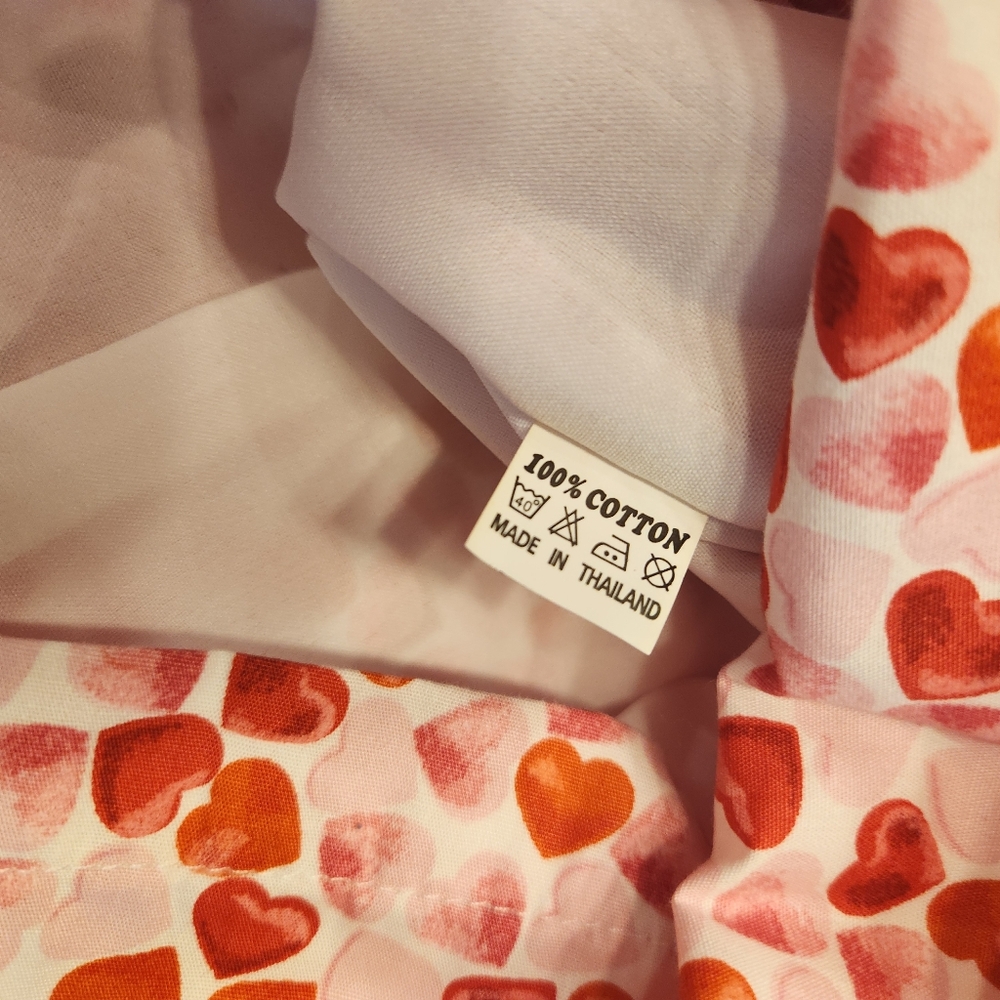 Women's Red Heart-Print Strap Romper - Picture 11 of 11